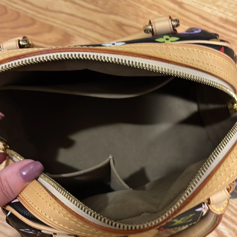Women’s LV purse 100% authentic - Picture 8 of 8